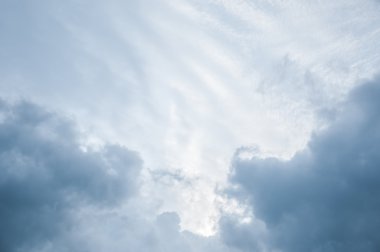 daha önce bir yağmur bulutları