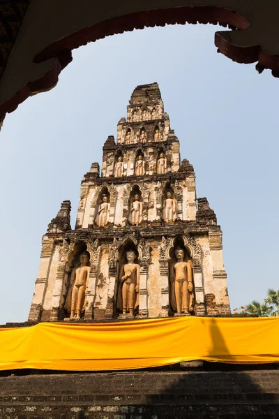 Scultura buddha sul monumento pagoda buddhismo antico — Foto Stock