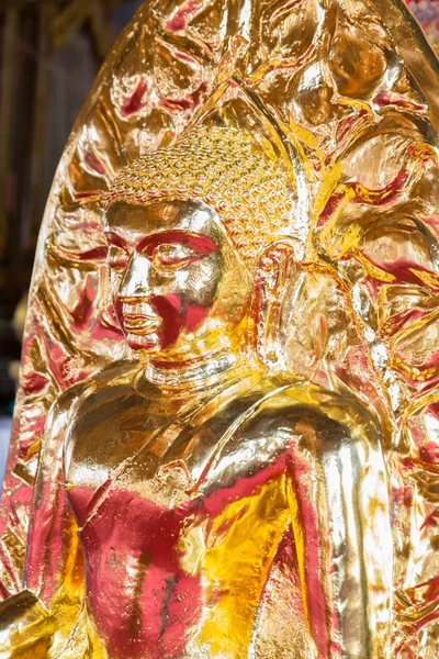 Golden buddha statue in buddhism church temple — Stock Photo, Image