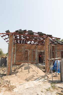 İnşaat sırasında evin yapısı
