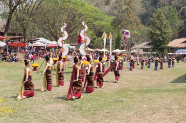 Tay halk gösterilen Tayland geleneksel dans dansçı 