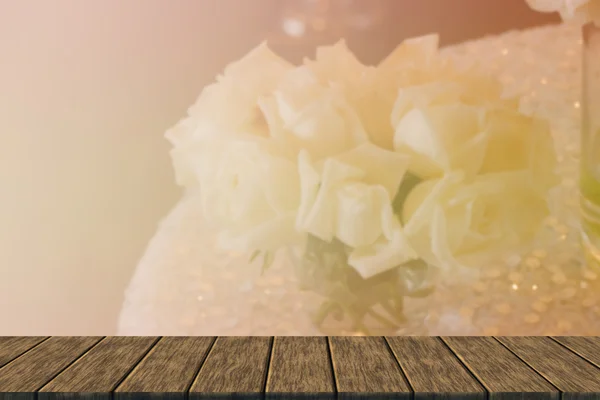 Bouquet de rose blanche avec foyer doux et filtre de couleur — Photo