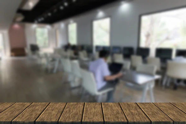 Student use computer to access to internet for education (blurry — Stock Photo, Image