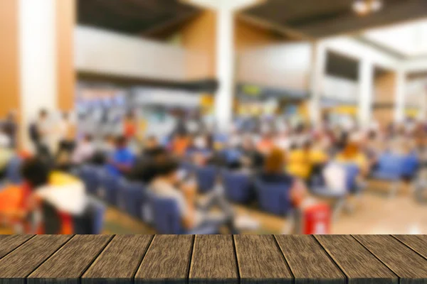 Размытое размытое изображение пассажира в аэропорту — стоковое фото