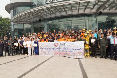 sağlık görevlisi sahte afet tatbikatı