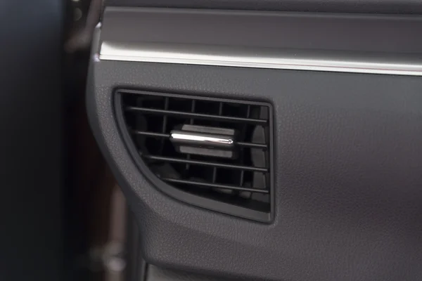 Condizionatore d'aria all'interno di auto nuove — Foto Stock