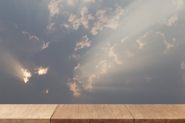 Bulutlu gün Sun ray