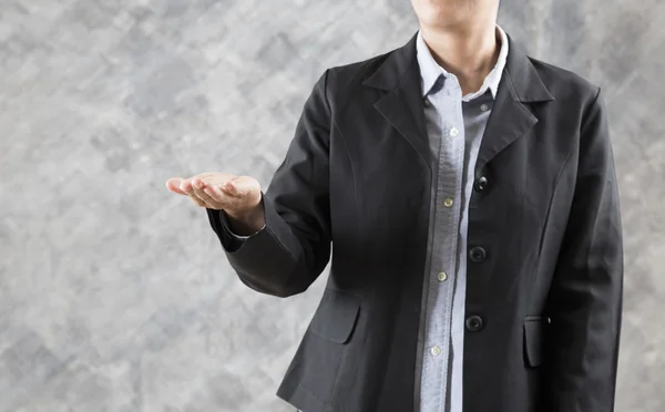 Gebaar van zakenvrouw hand hebt iets — Stockfoto