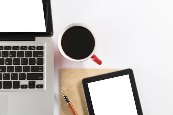 Laptop, tabletta, és notebook, fehér háttér - felülnézet — Stock Fotó