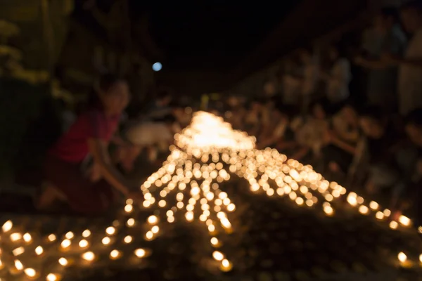Θαμπάδων εικόνας από κερί φως άνθρωποι να πληρώνουν για να τα λείψανα του Βούδα — Φωτογραφία Αρχείου