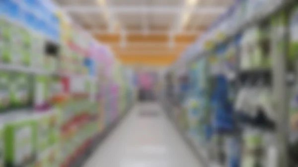 Corredor e venda de produtos no supermercado - borrão para uso como backg — Fotografia de Stock