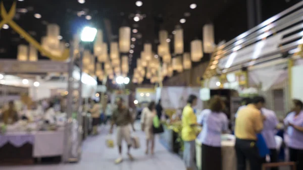 Pessoas que fazem compras na feira de exposições - borrão — Fotografia de Stock