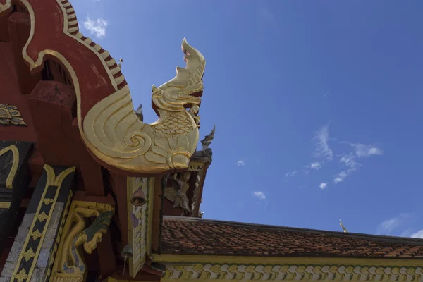 Naga skulptur i buddhismen tempel — Stockfoto