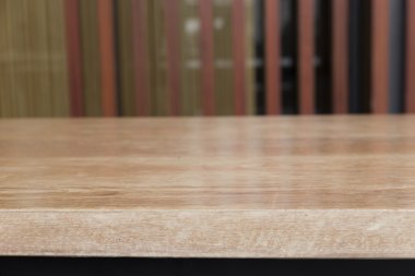 ahşap masa için montaj veya ürün görüntüleme