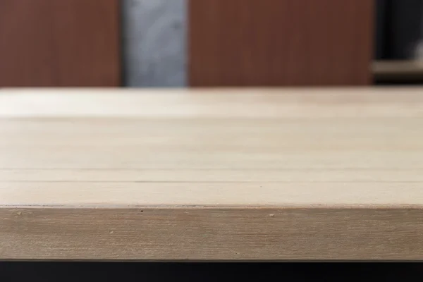 Dřevěný stůl pro montáž nebo zobrazit váš produkt — Stock fotografie