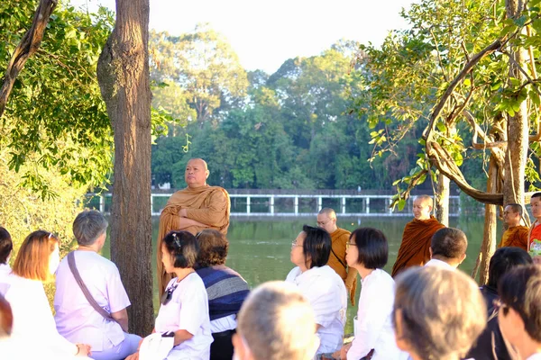 Chiang Mai Thajsko Listopadu 2020 Buddhistický Mnich Učí Dhammu Lidem — Stock fotografie