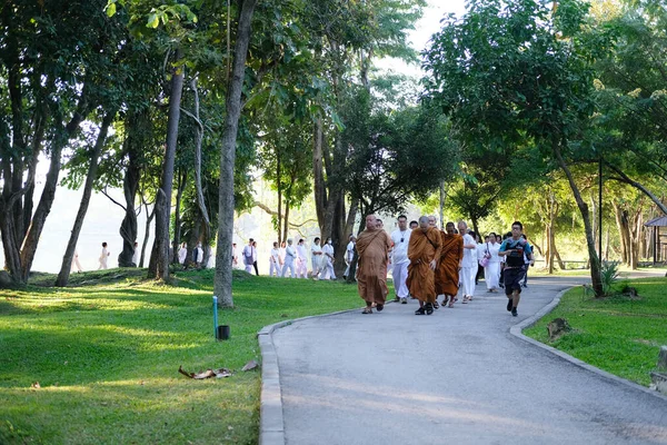 Chiang Mai Thailand November 2020 Buddhist Monk People Walking Mindfulness — Φωτογραφία Αρχείου