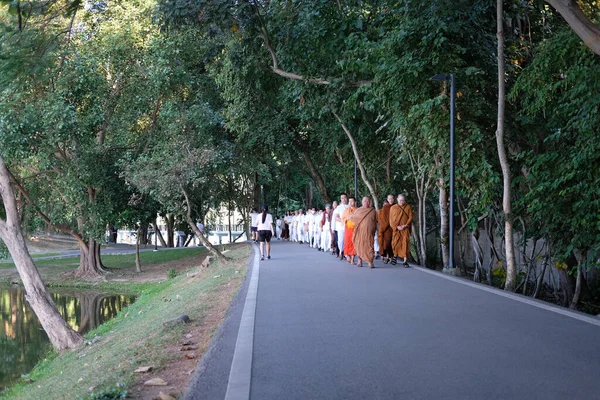 Chiang Mai Thailand November 2020 Buddhist Monk People Walking Mindfulness — Φωτογραφία Αρχείου