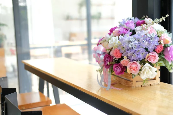 Fausse Fleur Plante Dans Une Boîte Bois Décoration Dans Salon — Photo