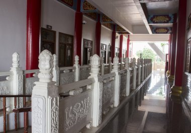 Beyaz lotus heykel korkuluk