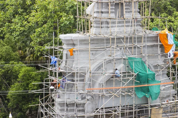 Entrada del templo en construcción —  Fotos de Stock