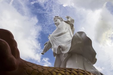 şefkat ve merhamet tanrıça heykeli