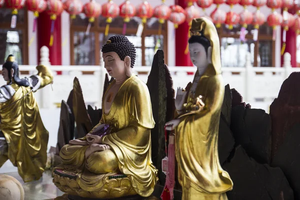 Buddha e dea della misericordia statua — Foto Stock