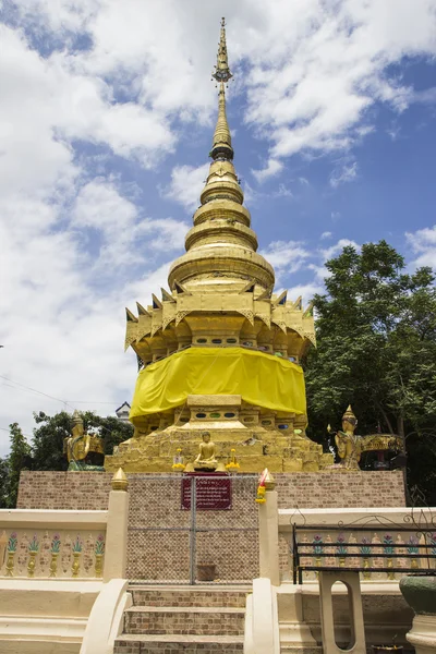 Gold pagoda architecture — Stock Photo, Image