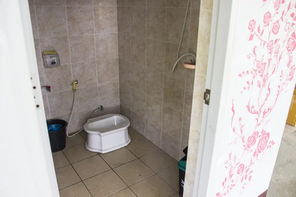 Hockende Toilette — Stockfoto