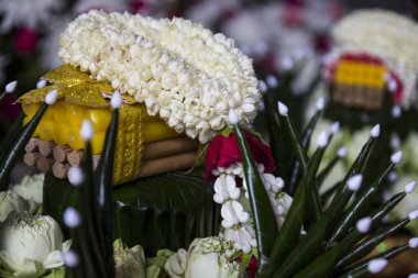 Lotus, kadife çiçeği ve katlanmış muz yaprak süsleme