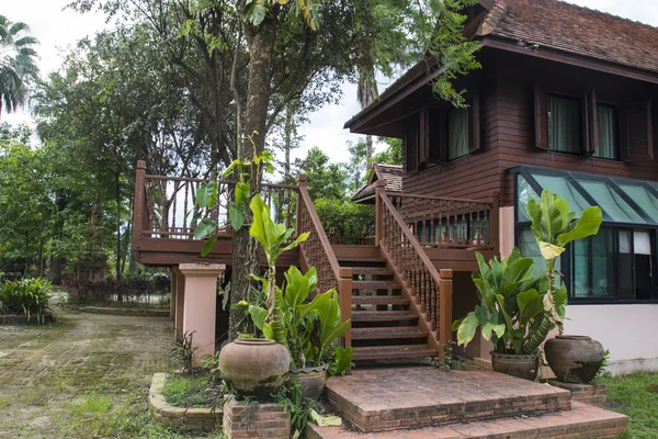 Traditional thailand wooden house — Stock Photo, Image