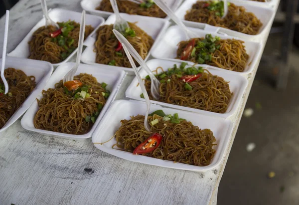 酱油炒素食面 — 图库照片