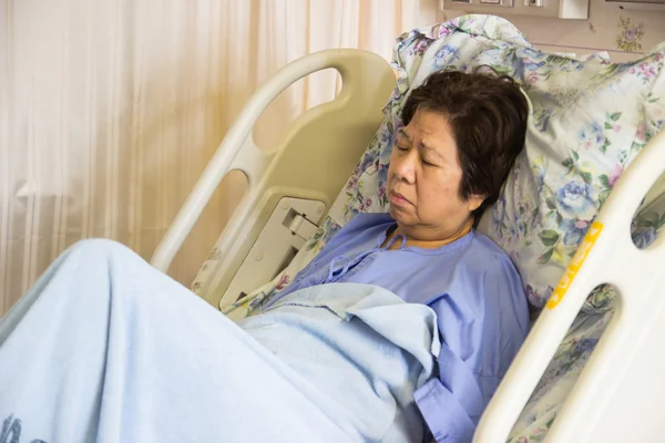 Paciente durmiendo en el hospital — Foto de Stock