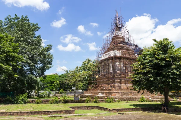 Старинная пагода находится на реконструкции — стоковое фото