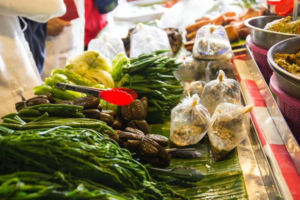 Vařená zelenina prodej na stánku — Stock fotografie