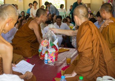 Tayland insanlar yıllık hak verme törenle katılmak 