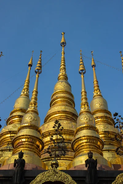 Tayland golden pagoda — Stok fotoğraf