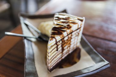 çikolatalı krep pasta