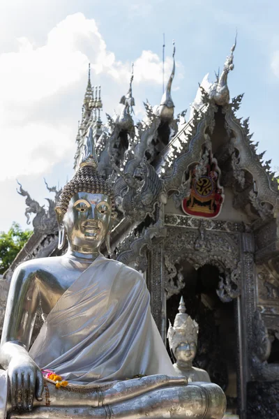 Silver buddha staty — Stockfoto