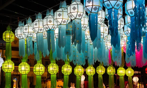 Thailandia tradizionale decorazione lanterna di carta — Foto Stock