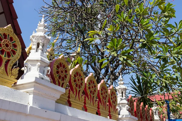 Tradycyjny buddyzm świątyni ogrodzenia — Zdjęcie stockowe