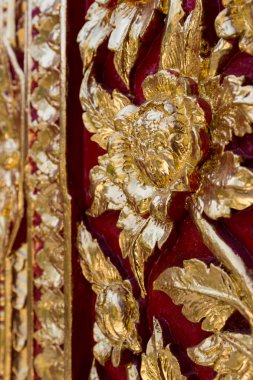 Tayland geleneksel lotus heykel temple'nın kapısında