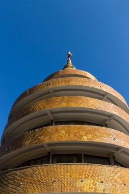 pagoda ile üstüne bina daire