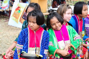 Tayland tepe kabile kız geleneksel kostüm