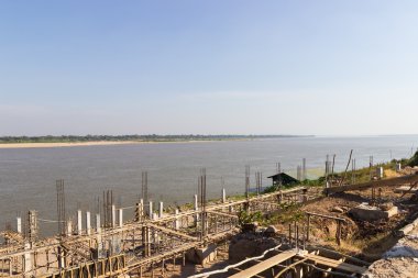 İskele arasında Tayland sınırı yakınlarındaki Mekong Nehri yanında bir