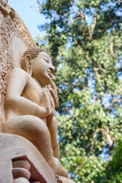 Estátua de buddha bege — Fotografia de Stock