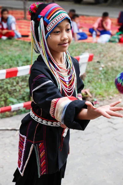 Thailand heuvel stam meisje met traditionele kostuum — Stockfoto