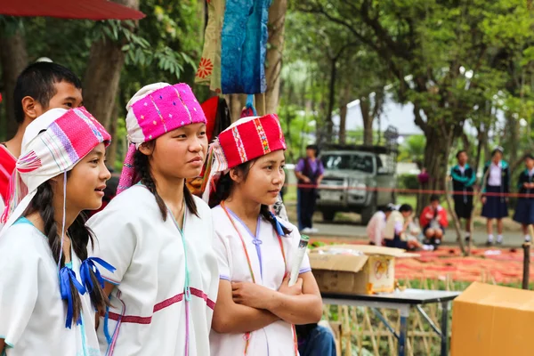 Tailandia colina tribu chica con traje tradicional — Foto de Stock