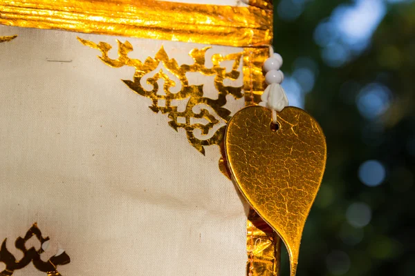 Maaswerk kunst op traditionele Noord decoratief papier vlag — Stockfoto