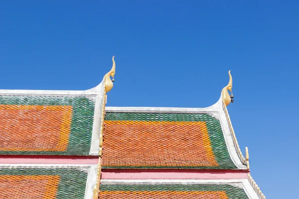 Techo del templo tailandés tradicional —  Fotos de Stock